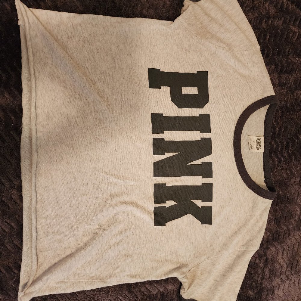 VS PINK cropped tee